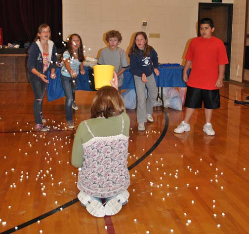 Popcorn Bucket: One Minute Game For Teams