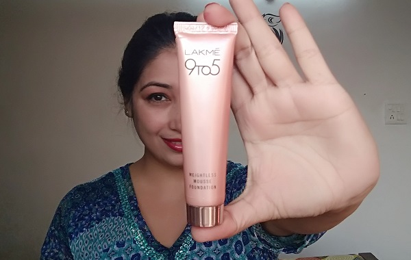 lakme 9 to 5 weightless mousse foundation